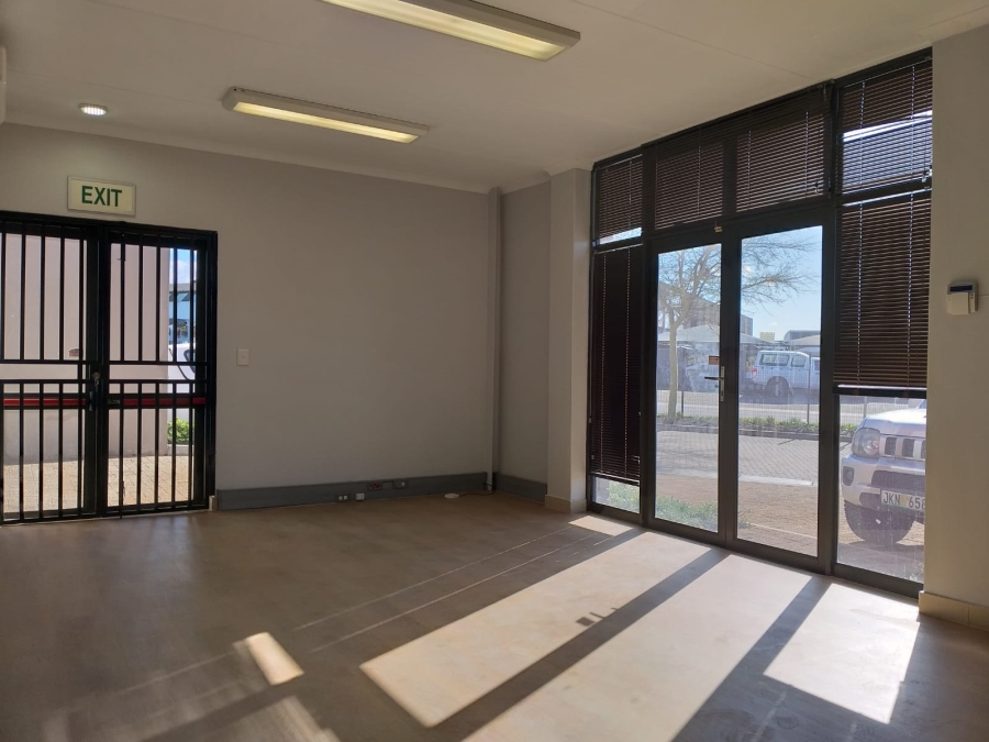 To Let Commercial Property for Rent in Stikland Western Cape